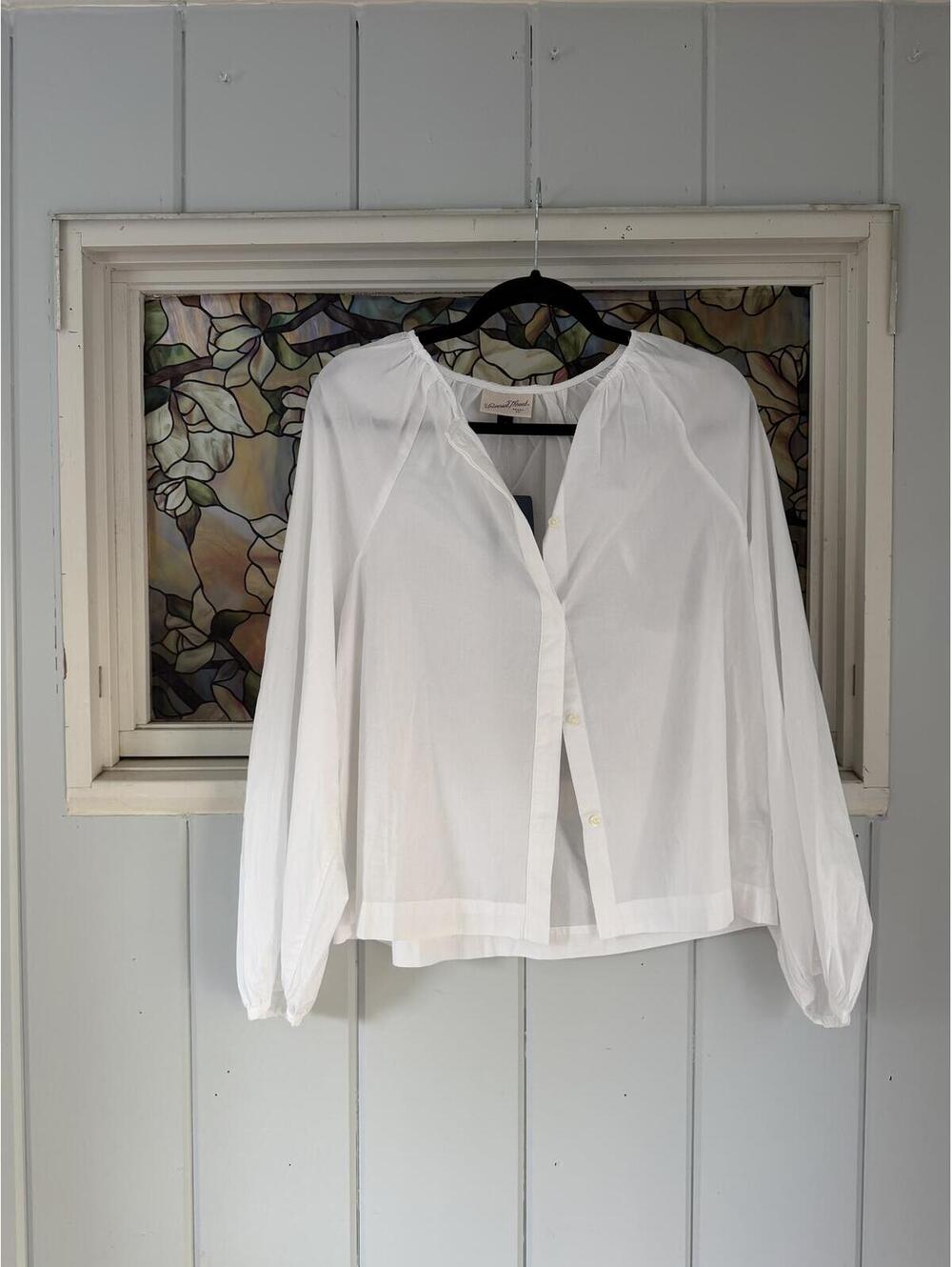 Universal Thread White Long Sleeve cotton Button-Up Blouse Size Small
